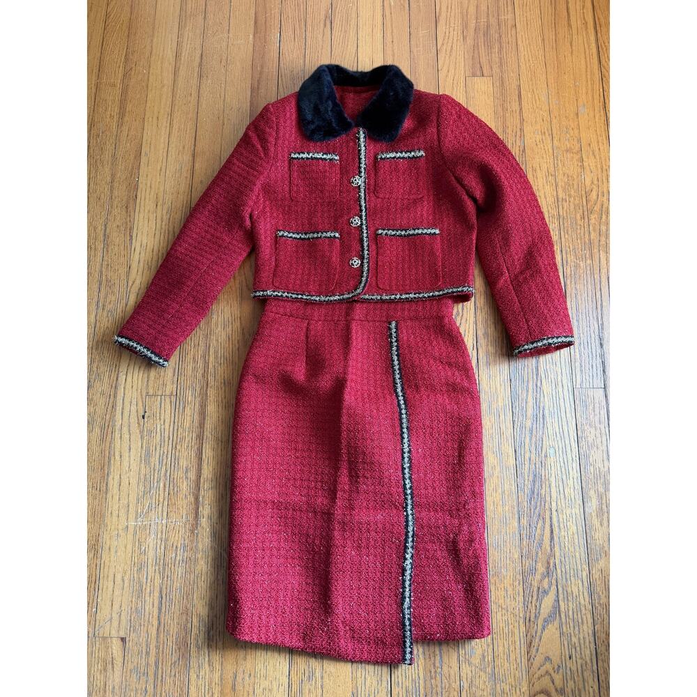 Designer Like Skirt Suit Womens Large Red Boucle Faux Fur Collar Gold 2 Piece